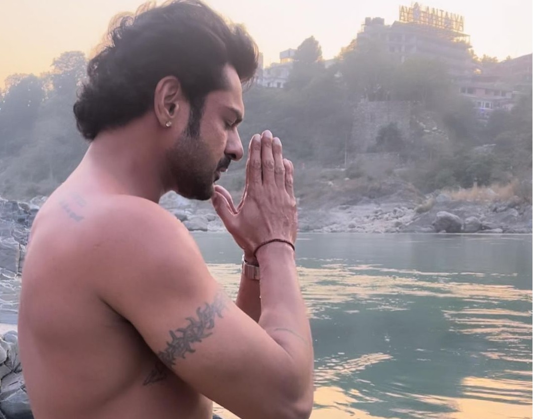 who is this actor just looks like prabhas..!! 