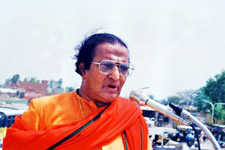 did you these incidents between sr. NTR and Indiragandhi..??