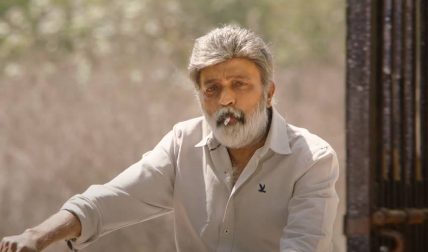 heros who acted in deglamour roles..!!