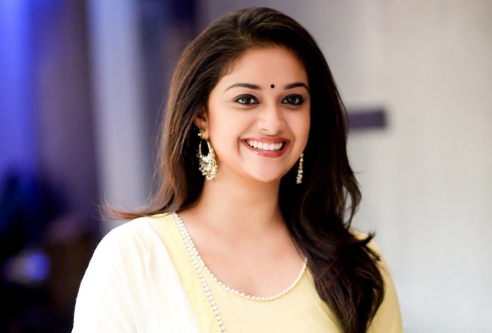 keerthi suresh distributed gold coins to dasara team..
