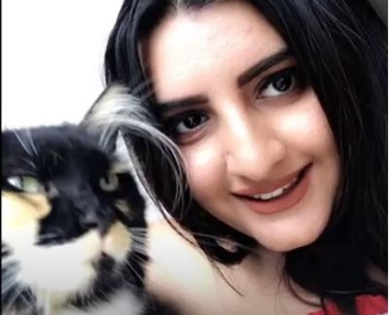 know about actor abbas family..!!