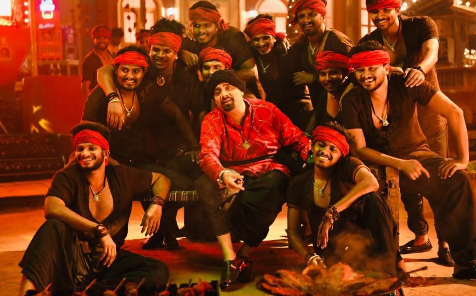 ramajogayya sastri in veerasimha reddy cameo..!!
