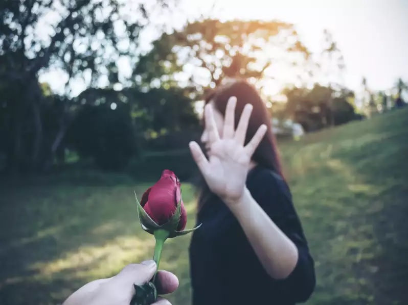 girl rejects boy proposal on valentines day goes viral..