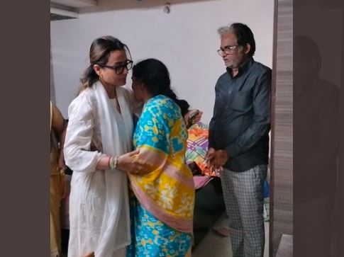 namrata went to mahesh's personal make up man's hpuse to console..