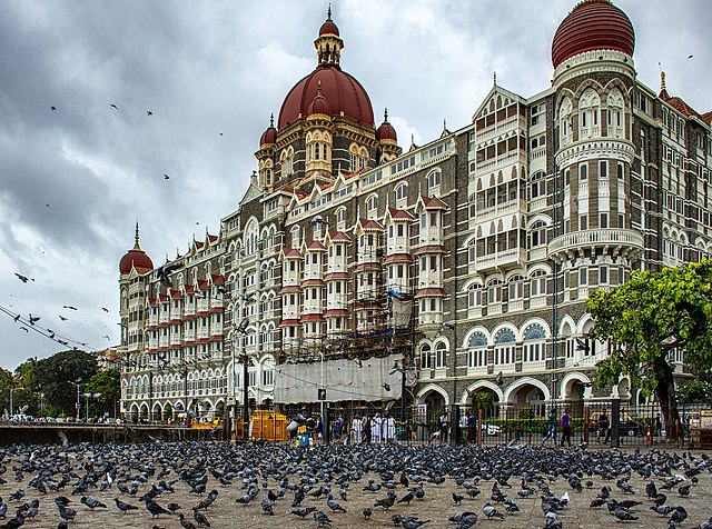 old rates of rooms in taj hotel shared by anand mahindra..