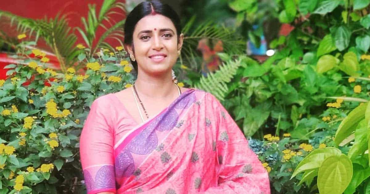 serial actress comments on anasuya's aunty contraversy..