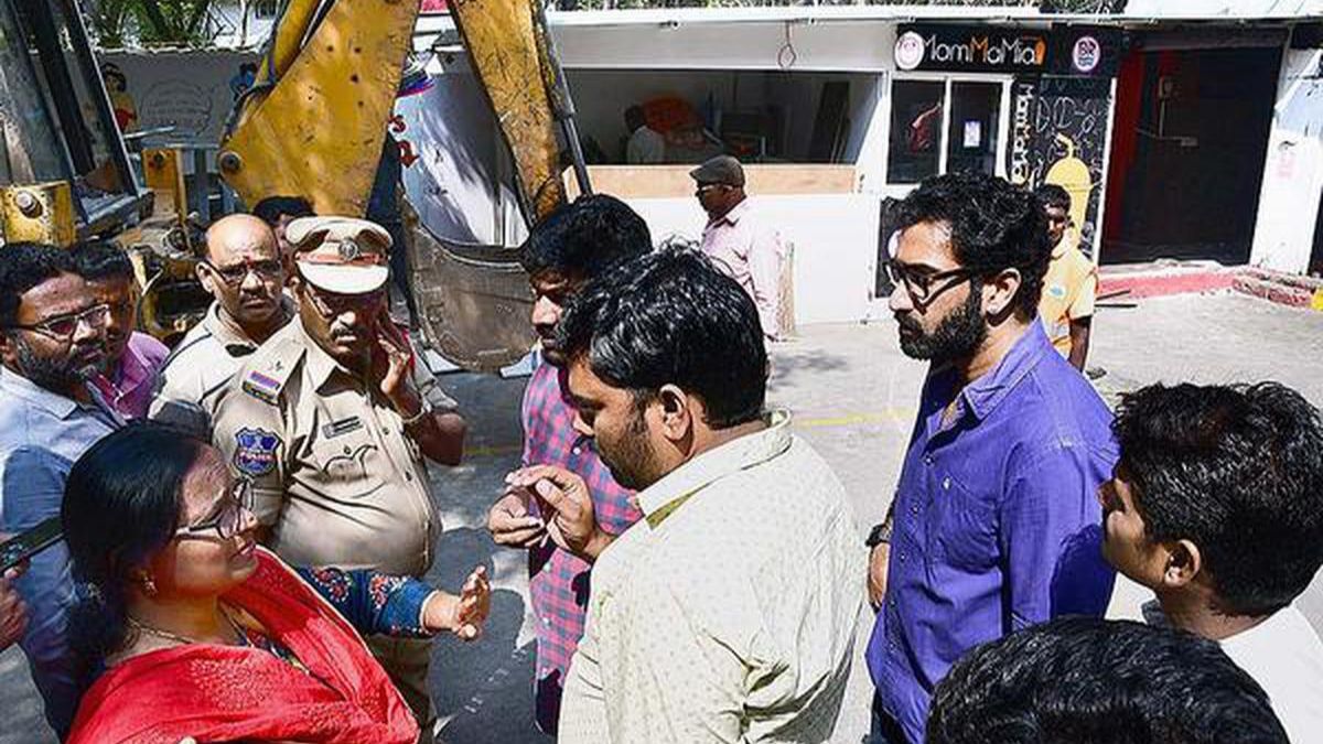 why GHMC demolished tarakratna hotel..
