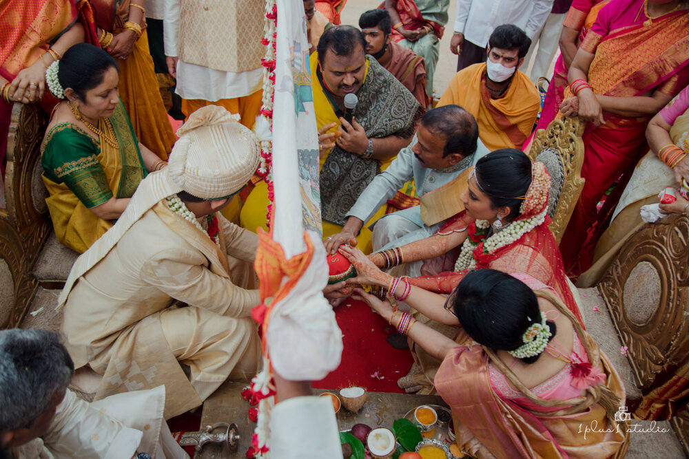 why a cloth plays a key role in a marriage rituals..