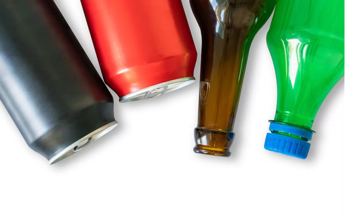 Why Canned and Bottled Soda Taste Different..!!