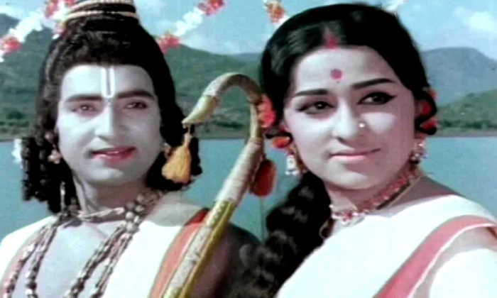 actresess who acted as sita devi..!! 