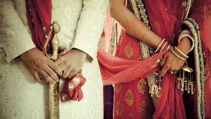 bride rejects to go with groom.. after knows his health issues..