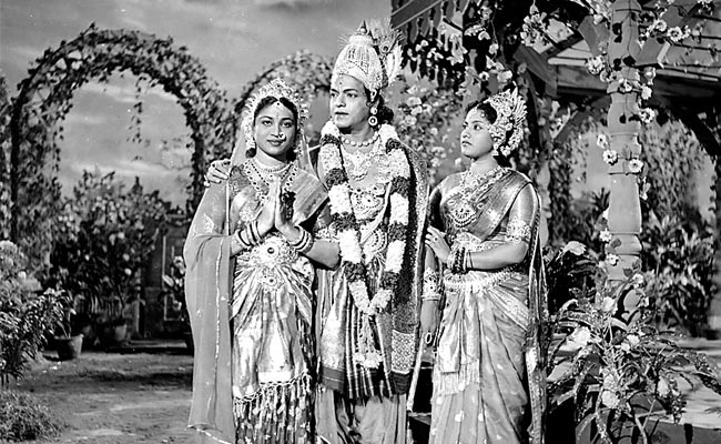 know about this first telugu hero..!! 