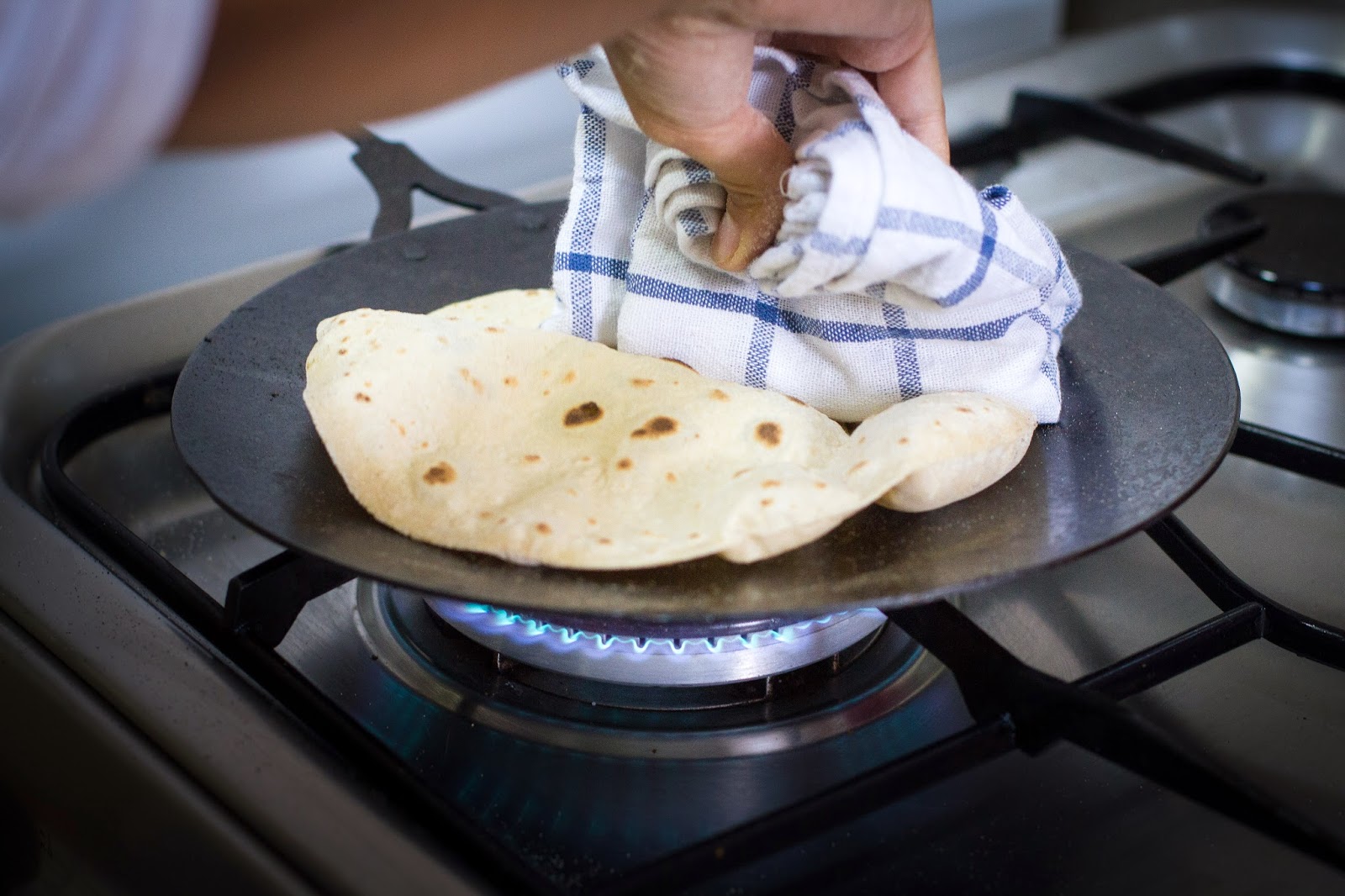 roti making directly on gas stove flame causes cancer..