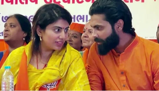 see jageja wife done better with bat..!!