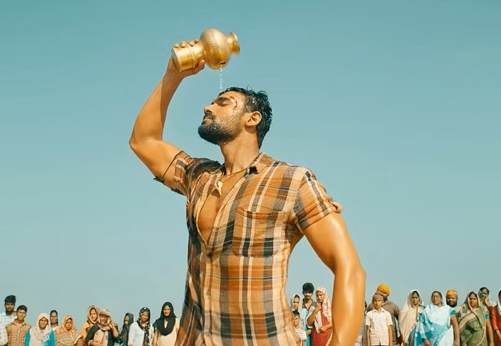 chatrapathi movie review