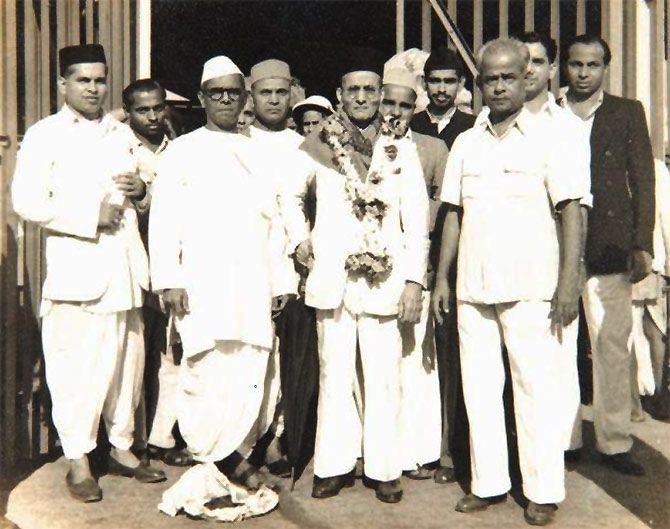 know who is veer savarkar..!! 