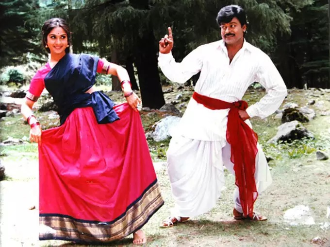 the details of aapadhbandhavudu movie bull fight..!!