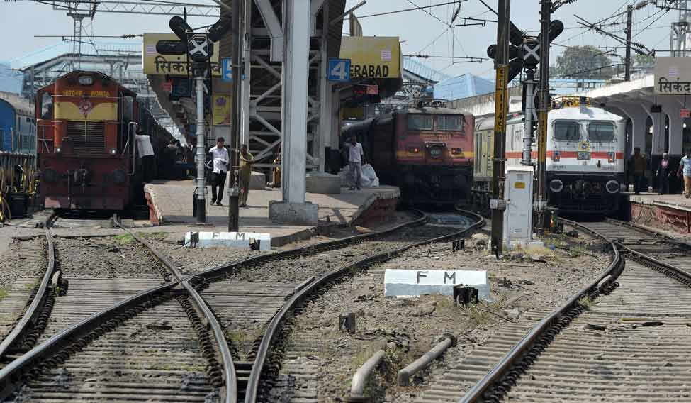why there is H symbol besides railway tracks..