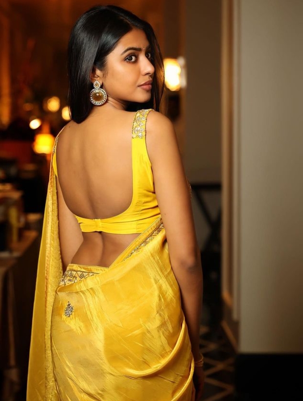 Shivani Rajashekar saree images