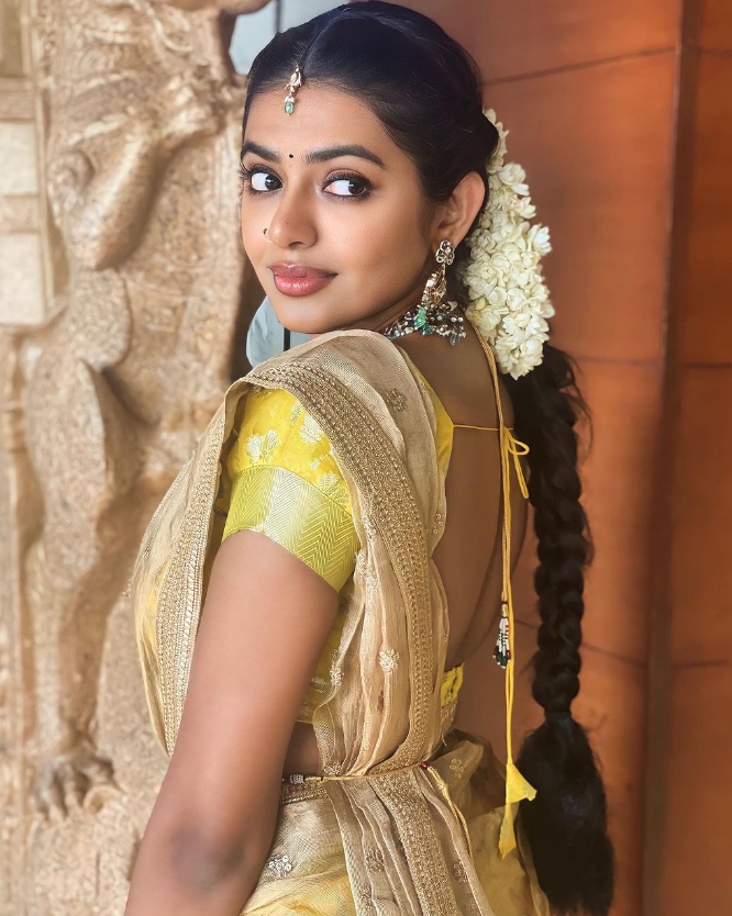 Shivani Rajashekar traditional images