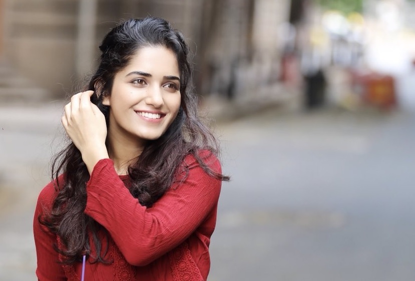 this heroine is related to virat kohli