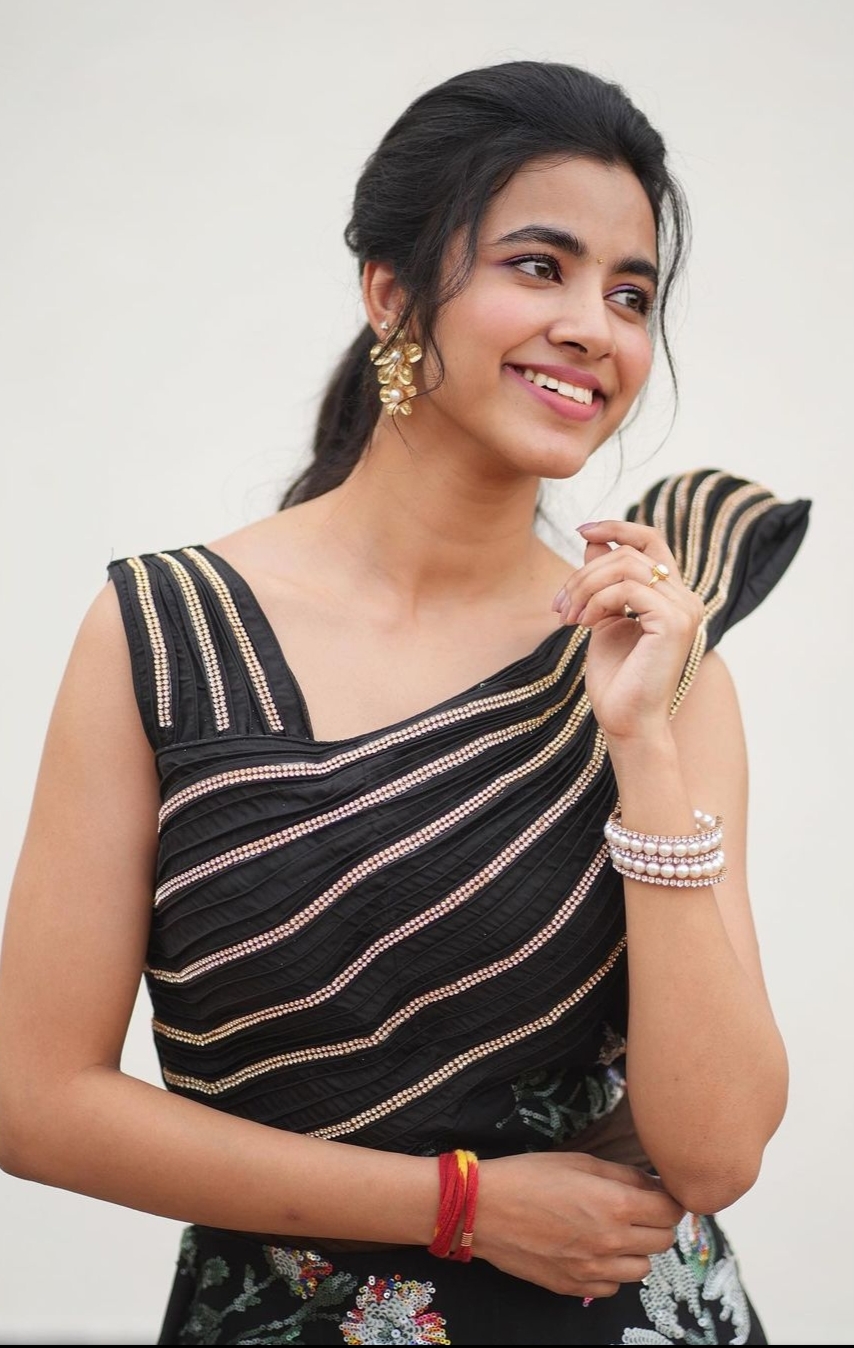 Heroine Shivani Nagaram Images