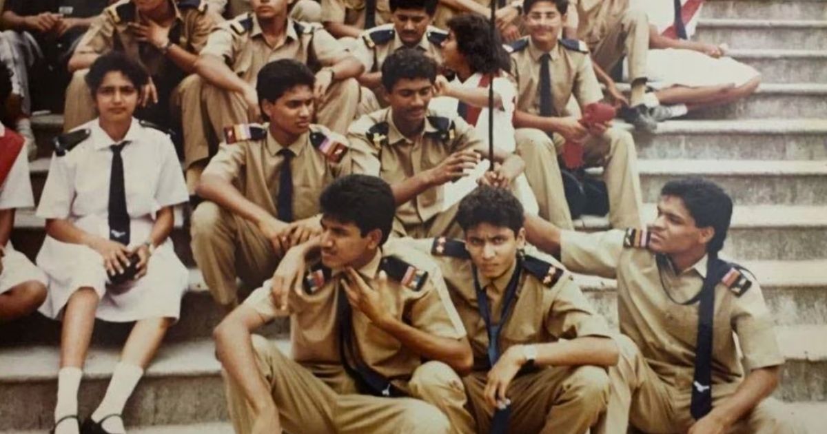 can you identify celebrities in the picture